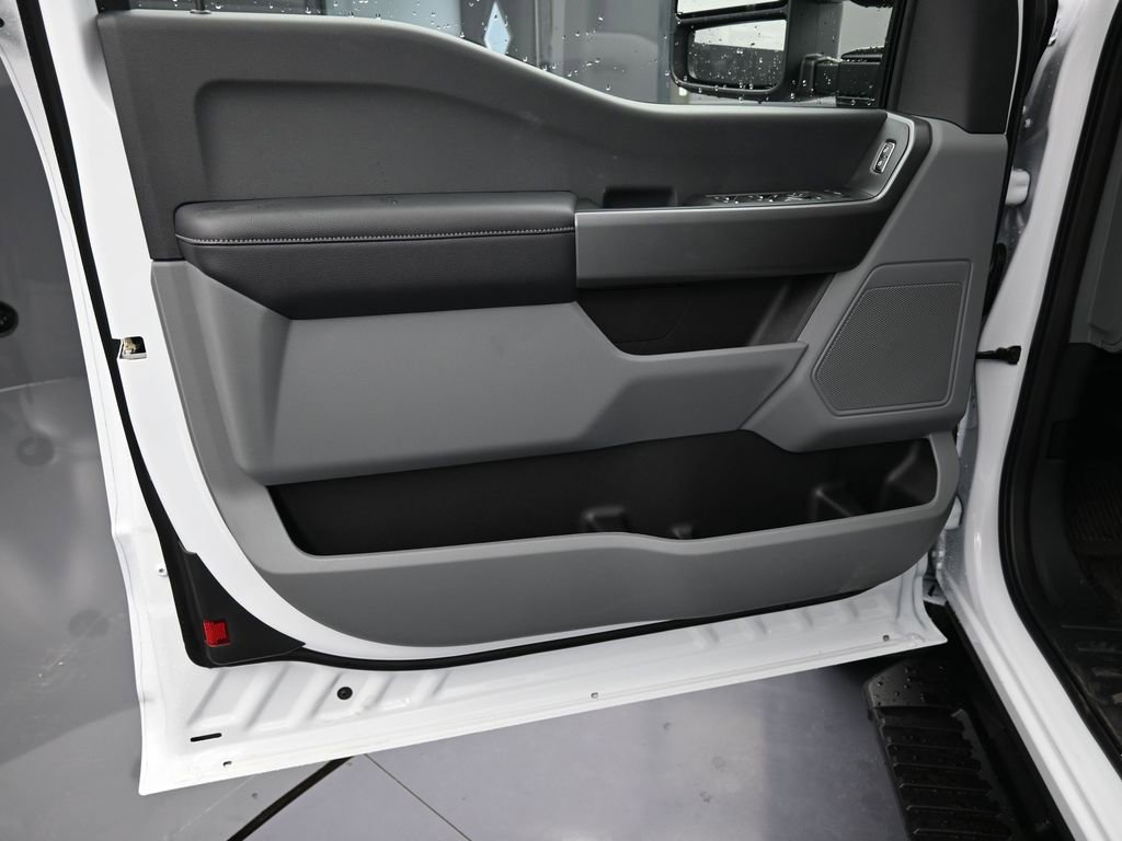 New 2026 Ford F350 XLT image 25