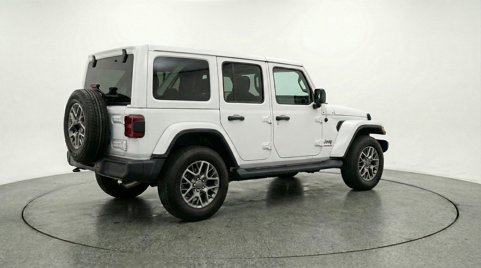 Used 2025 Jeep Wrangler Unlimited Sahara AWD/4WD image 9