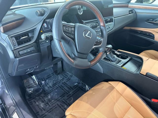 Used 2025 Lexus ES 300h w/ Technology Package image 63