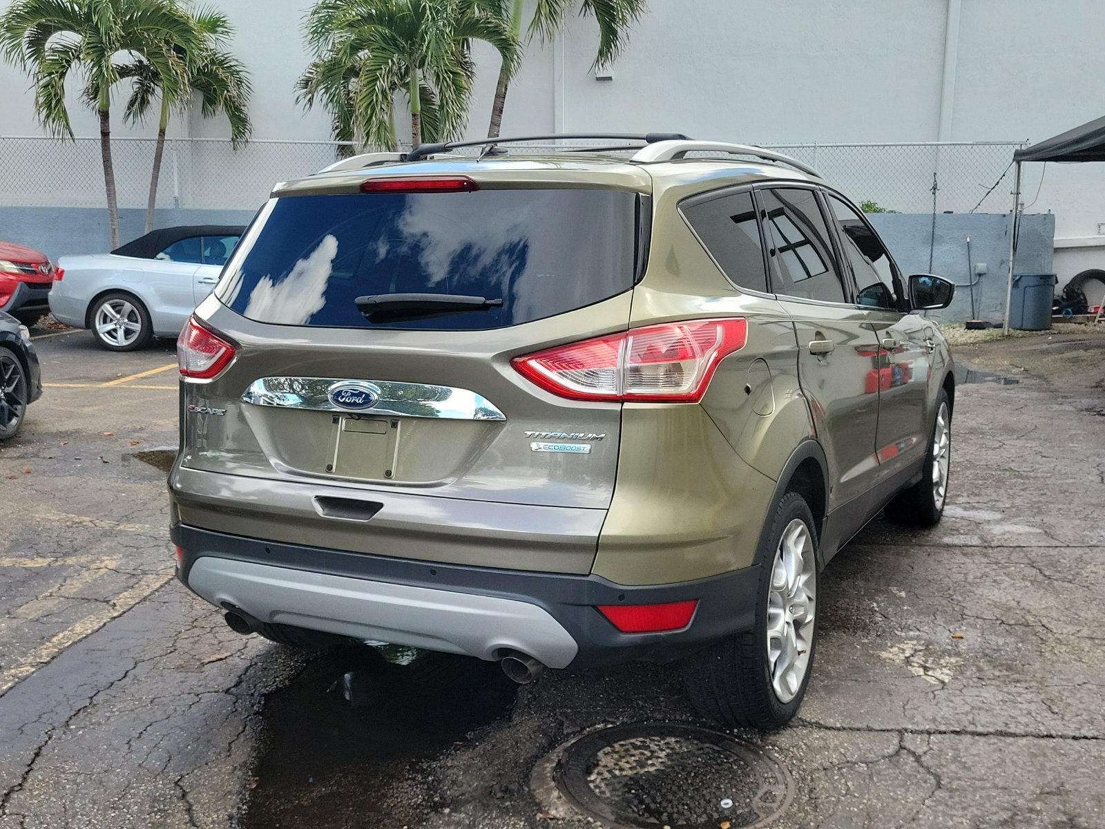 Used 2014 Ford Escape Titanium FWD image 4
