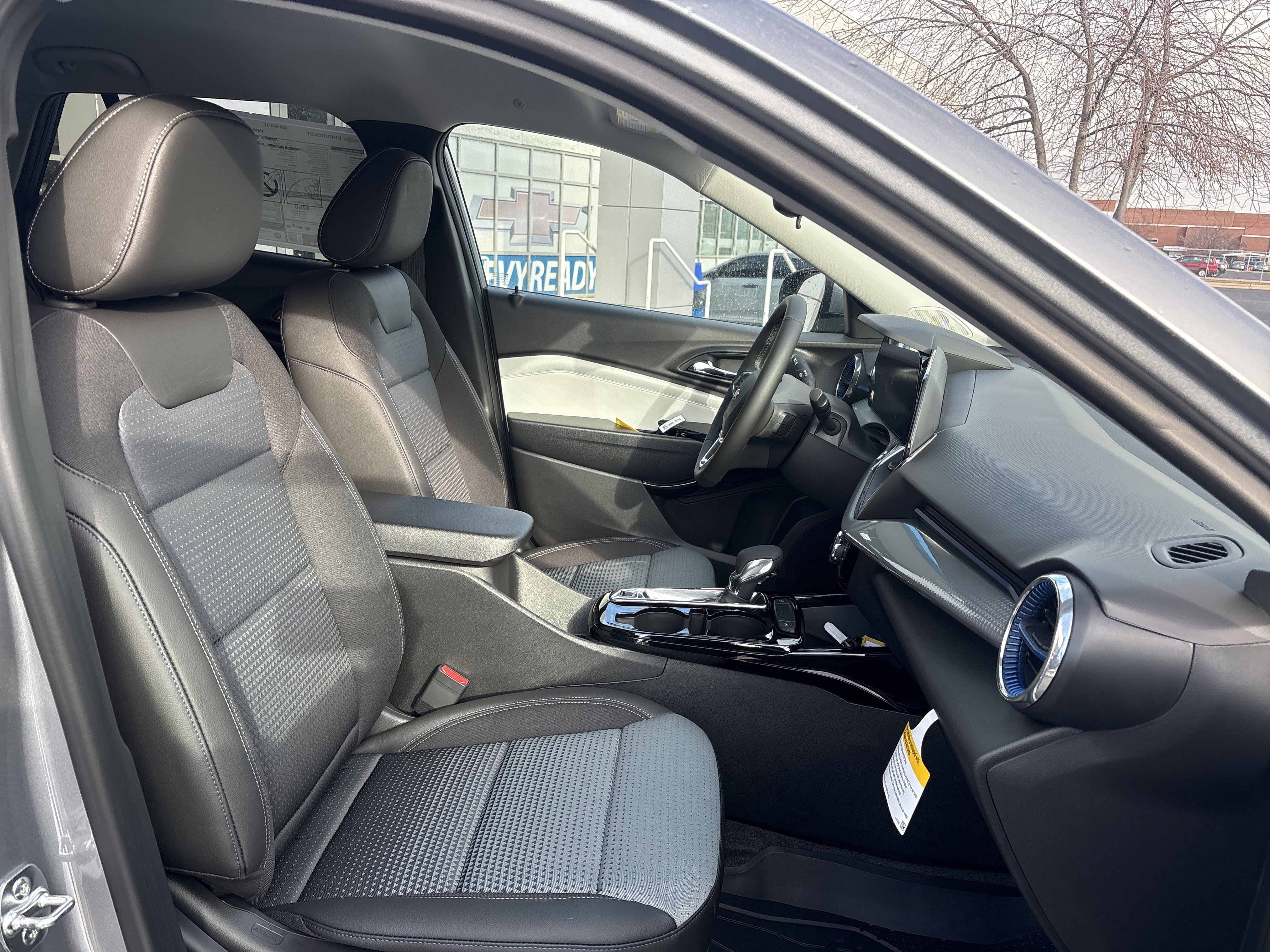 New 2026 Chevrolet Trax LT w/ Driver Confidence Package FWD image 28