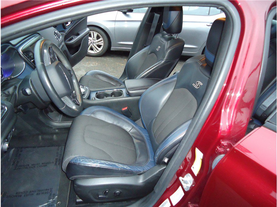 Used 2015 Chrysler 200 S w/ Navigation & Sound Group I image 12