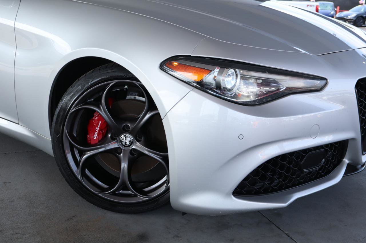Used 2019 Alfa Romeo Giulia RWD image 4