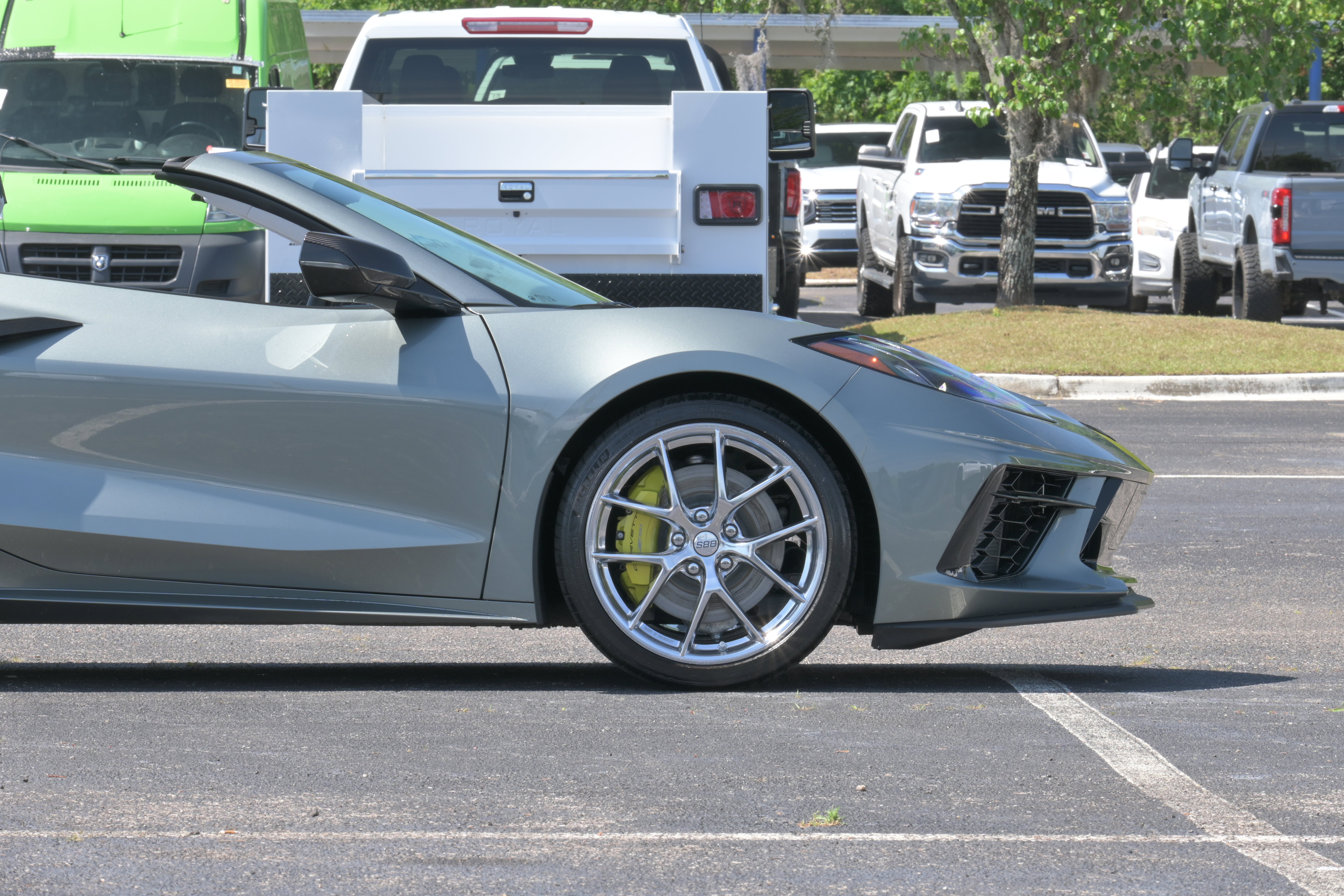 Used 2023 Chevrolet Corvette Stingray Premium Cpe w/ Z51 Performance Package RWD image 6