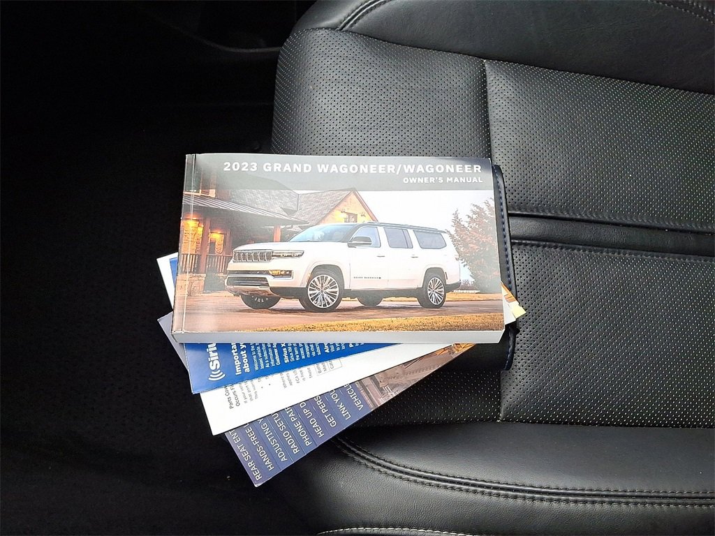 Used 2023 Jeep Wagoneer Series III w/ Preferred Equipment Group image 28