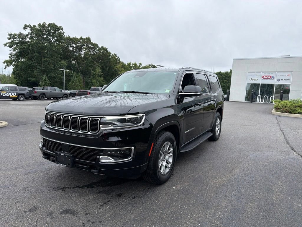 Used 2023 Jeep Wagoneer 4WD image 8