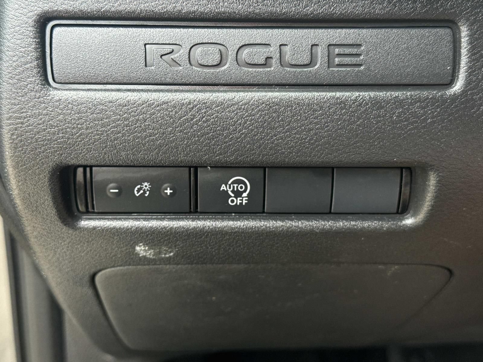 Used 2024 Nissan Rogue S AWD/4WD image 20
