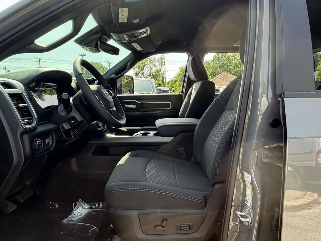 New 2026 RAM 2500 Big Horn AWD/4WD image 14