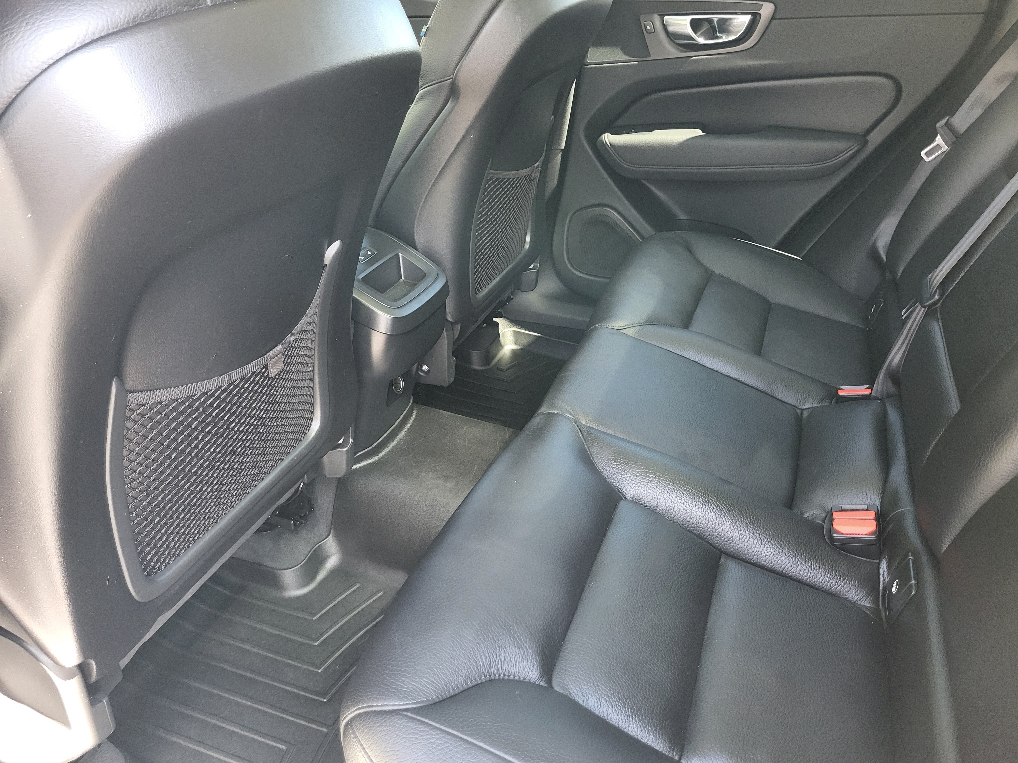 Used 2019 Volvo XC60 T6 Momentum w/ Advanced Package AWD/4WD image 23