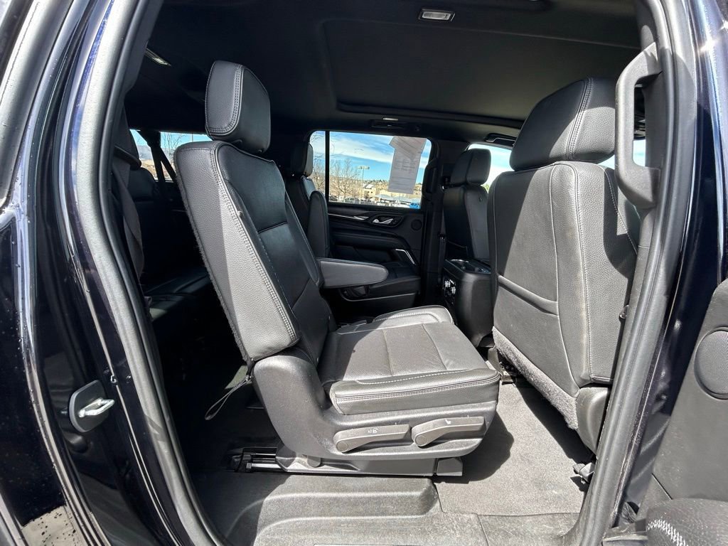 Used 2023 GMC Yukon XL Denali AWD/4WD image 32