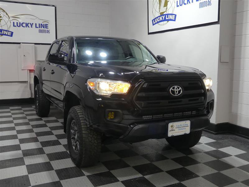 Used 2017 Toyota Tacoma SR image 5