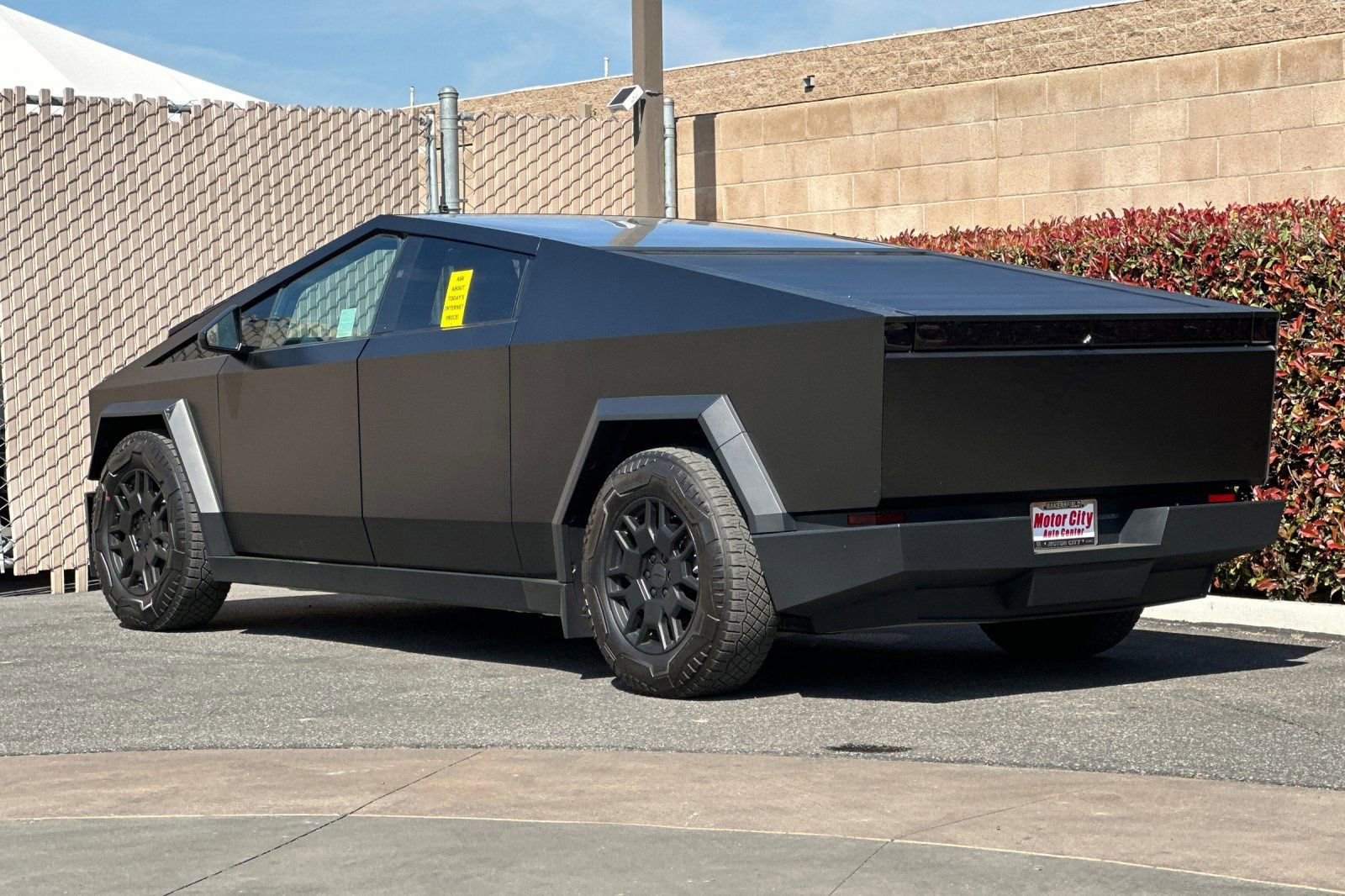 Used 2024 Tesla Cybertruck AWD Crew Cab image 6