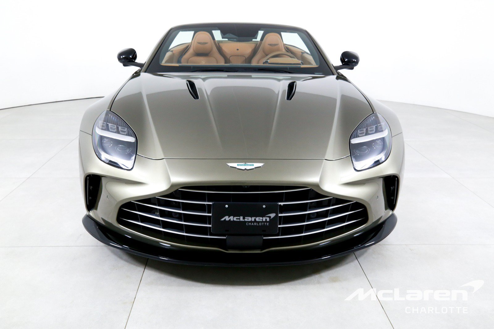 Used 2026 Aston Martin V8 Vantage S RWD image 5