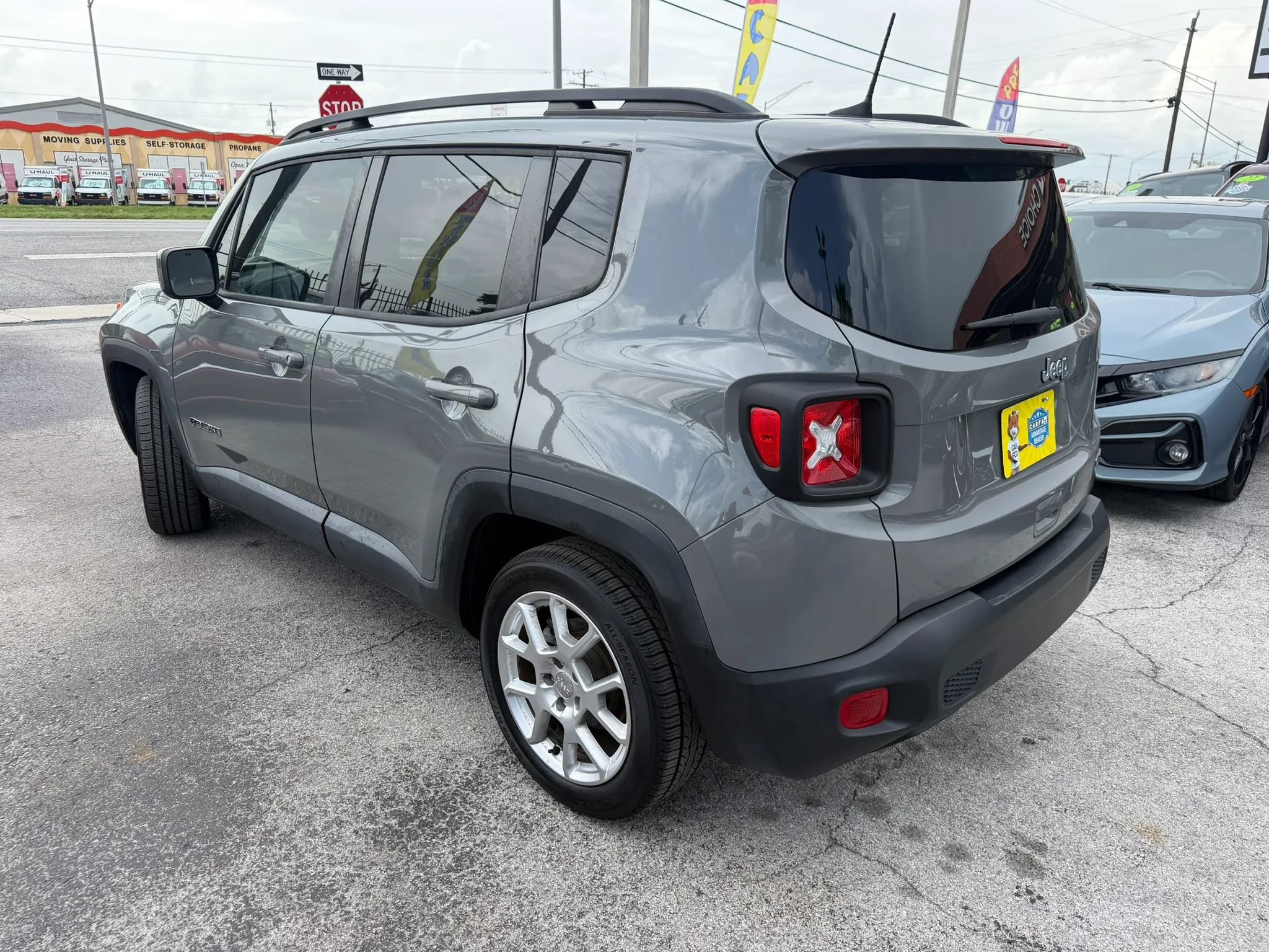 Used 2019 Jeep Renegade Latitude FWD image 6