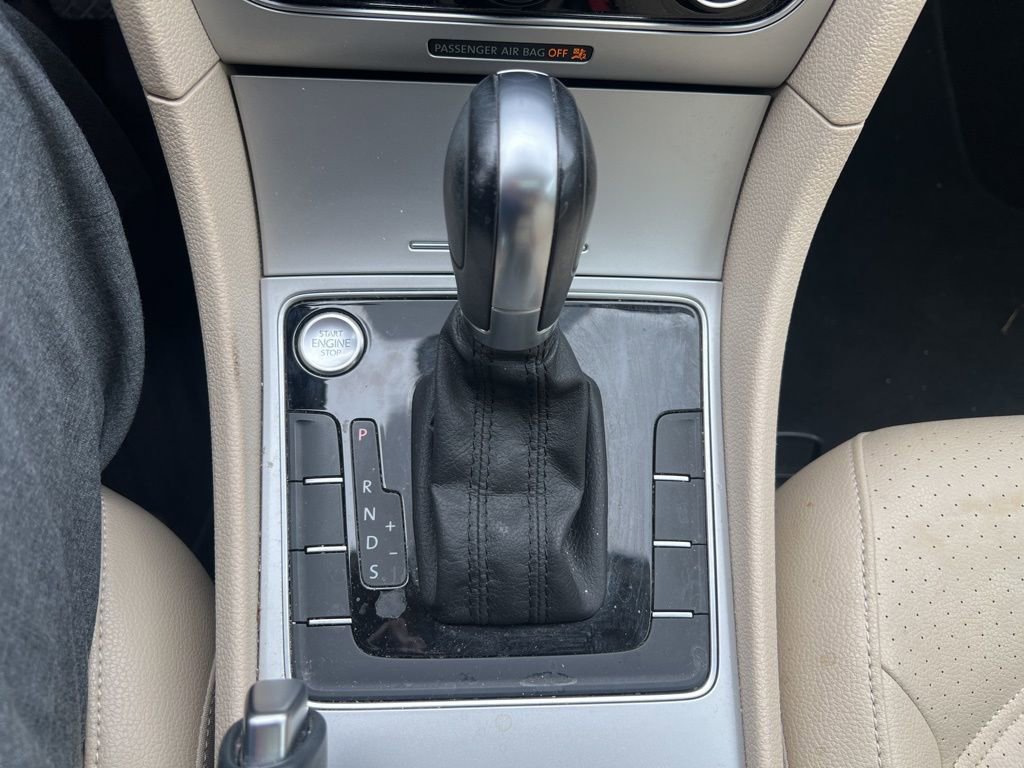 Used 2019 Volkswagen Passat 2.0T Wolfsburg w/ Wheels & Sunroof Package FWD image 31