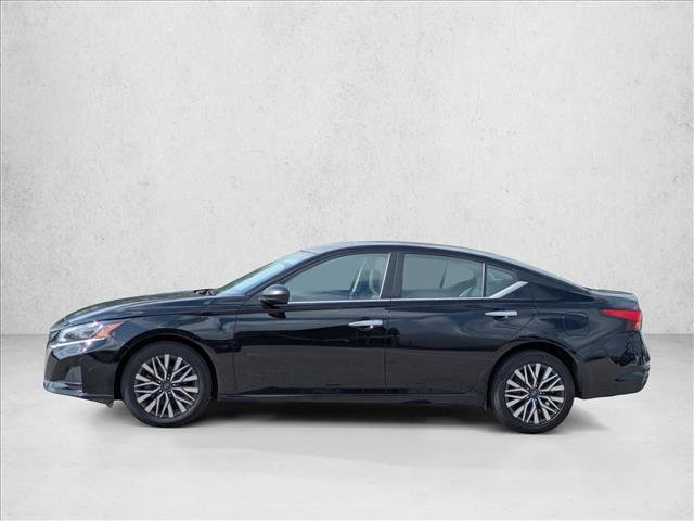 Used 2025 Nissan Altima 2.5 SV AWD/4WD image 8