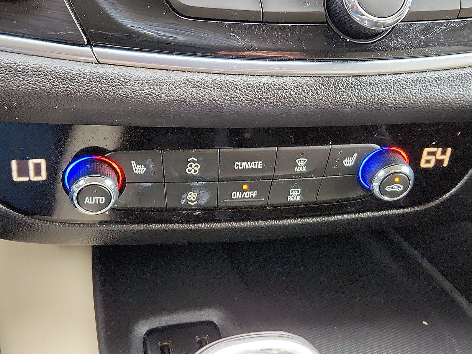 Used 2019 Buick Enclave Essence AWD/4WD image 20