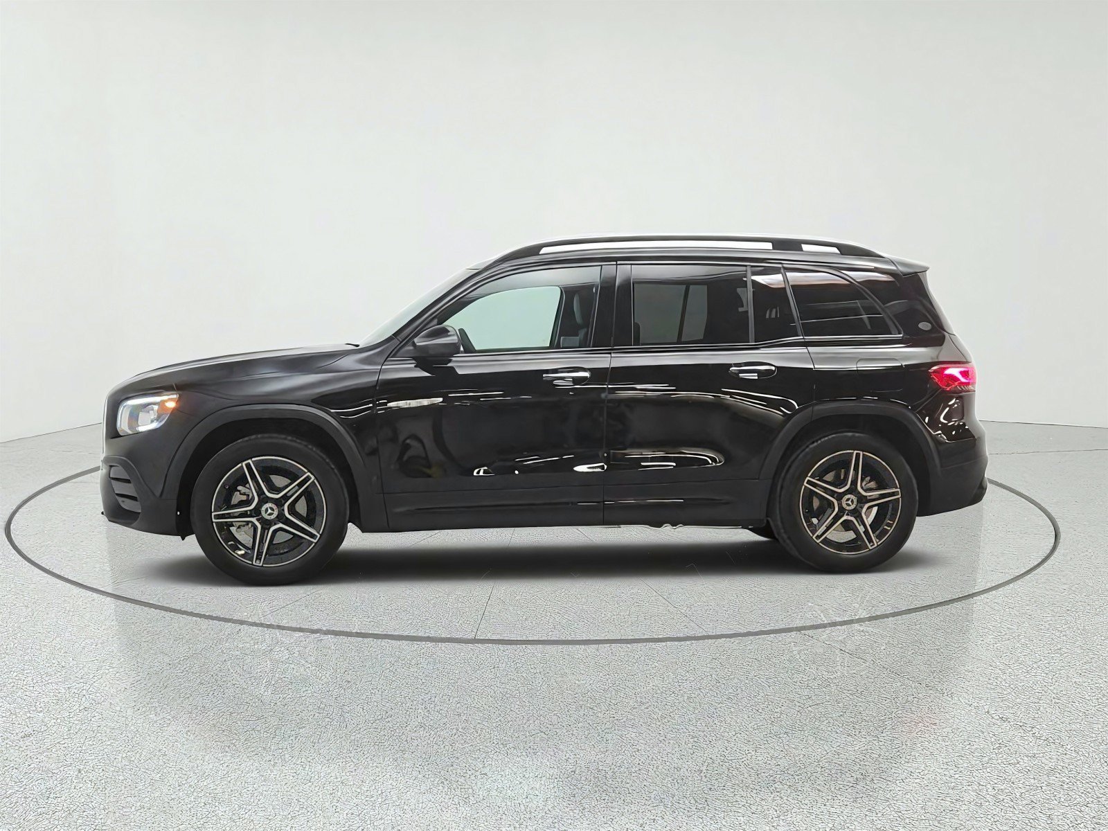 Used 2023 Mercedes-Benz GLB 250 image 8