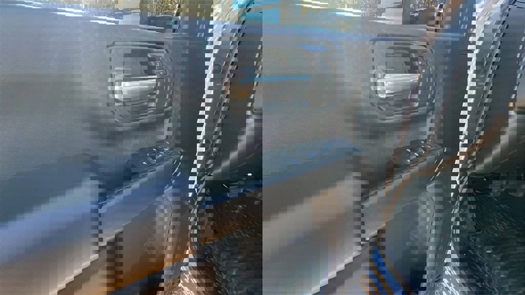 Certified 2024 Chevrolet Silverado 2500 Custom w/ Custom Convenience Package image 12