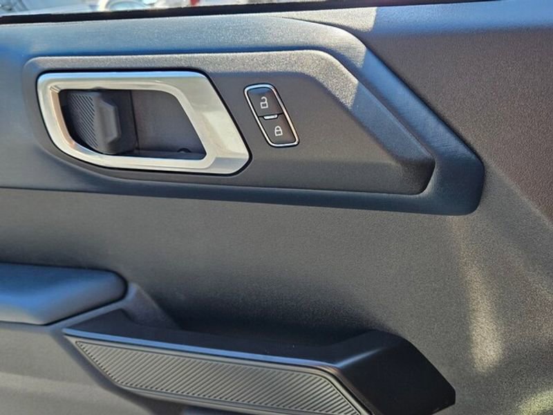 Used 2024 Ford Bronco Outer Banks image 33