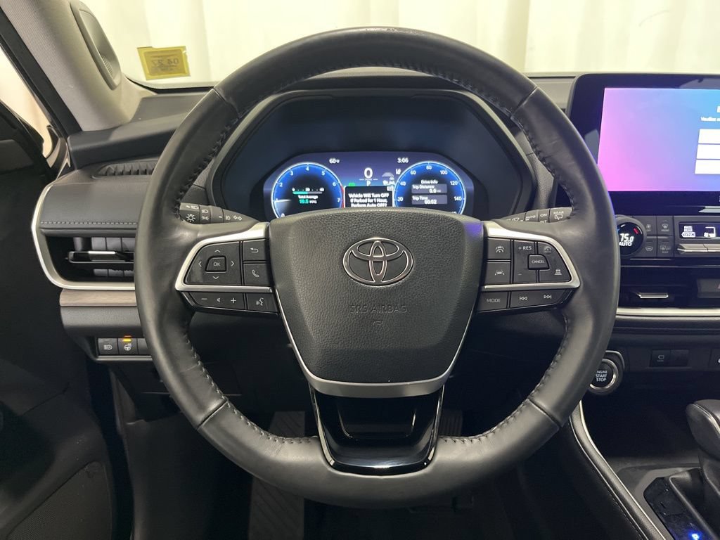 Used 2024 Toyota Grand Highlander AWD image 5