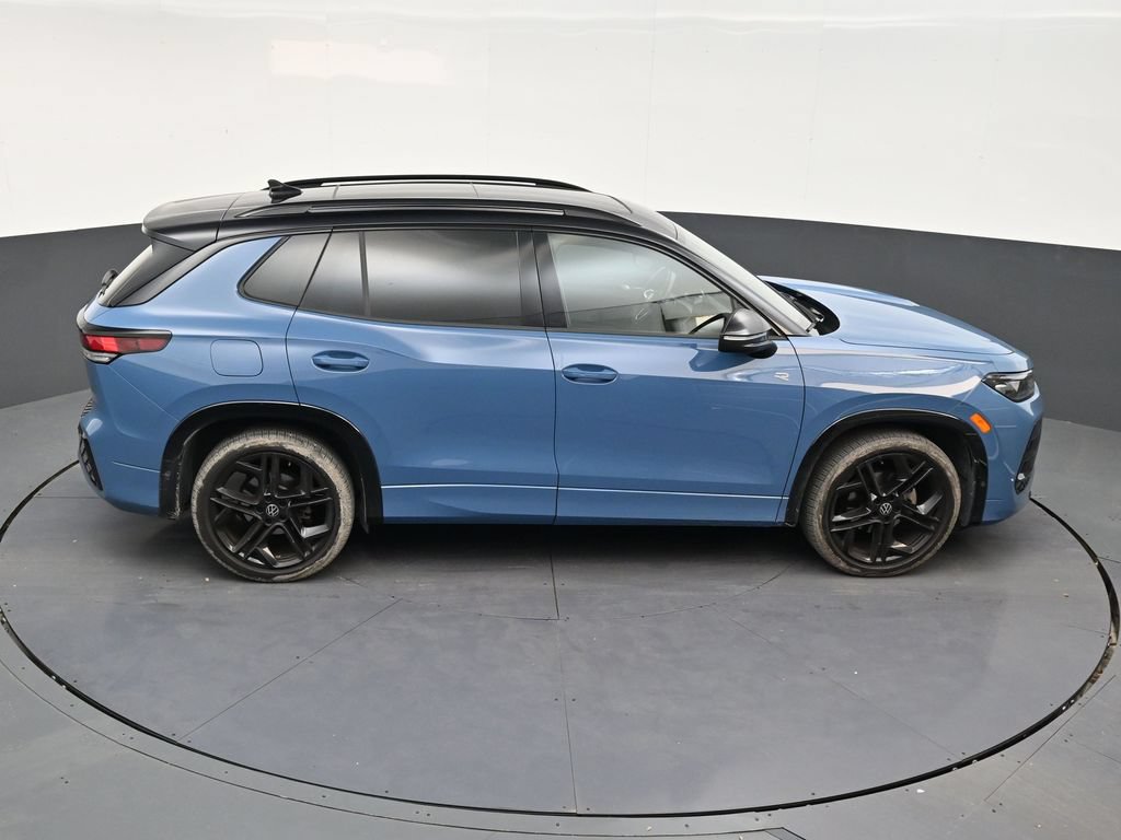 Used 2026 Volkswagen Tiguan SE R-Line FWD image 16