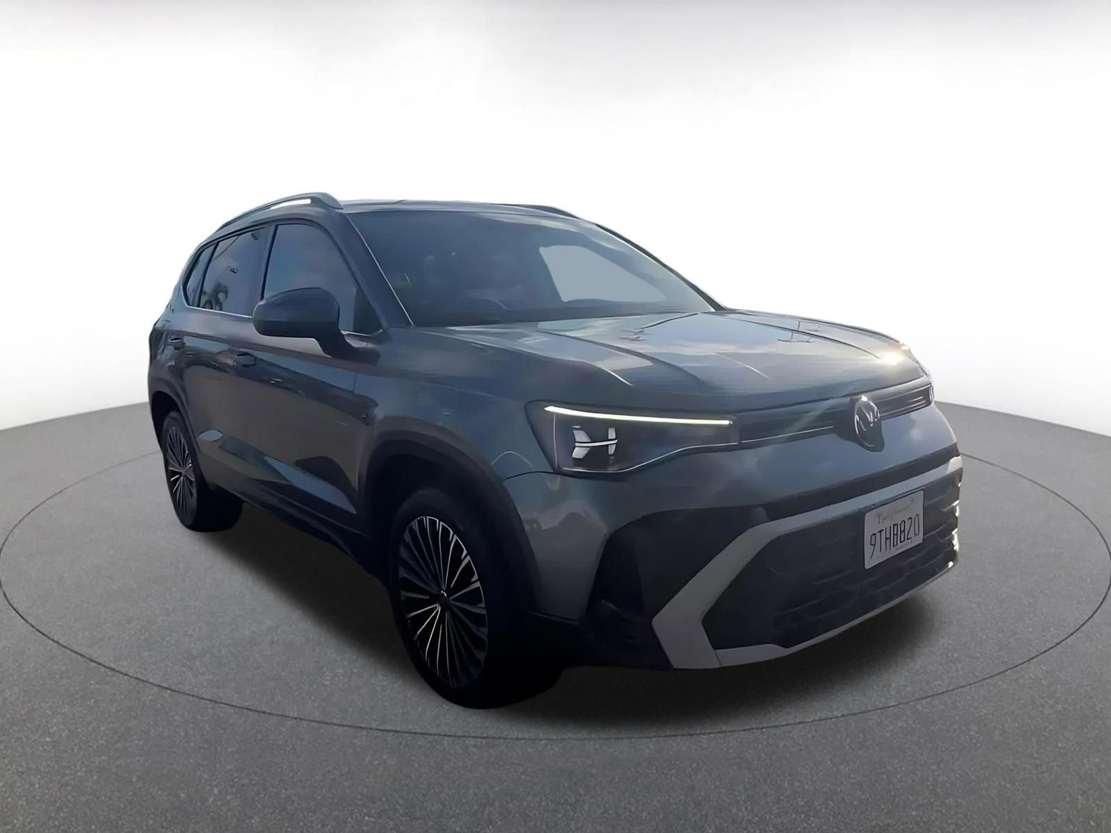 Used 2025 Volkswagen Taos SE video 2