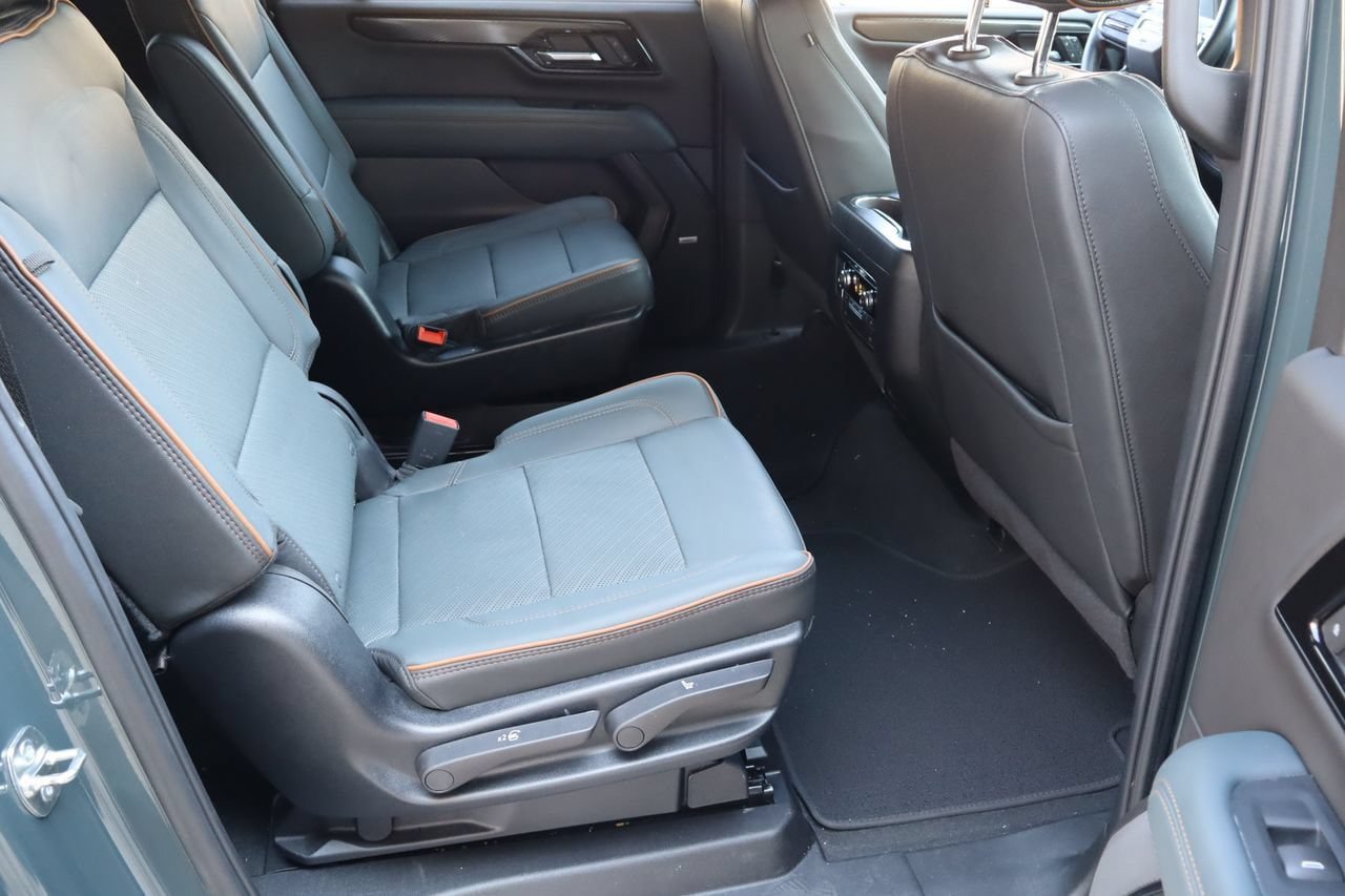 Used 2025 GMC Yukon XL AT4 AWD/4WD image 19