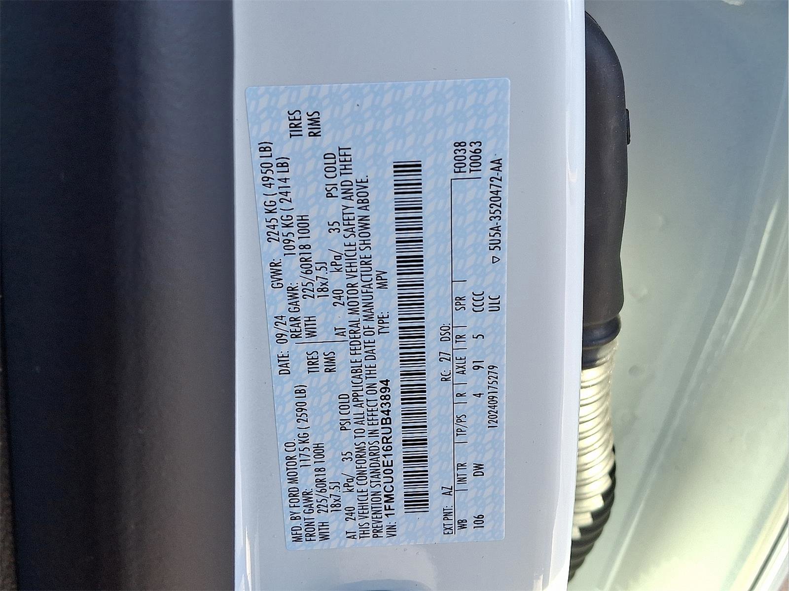 New 2024 Ford Escape SE w/ PHEV Premium Package FWD image 17