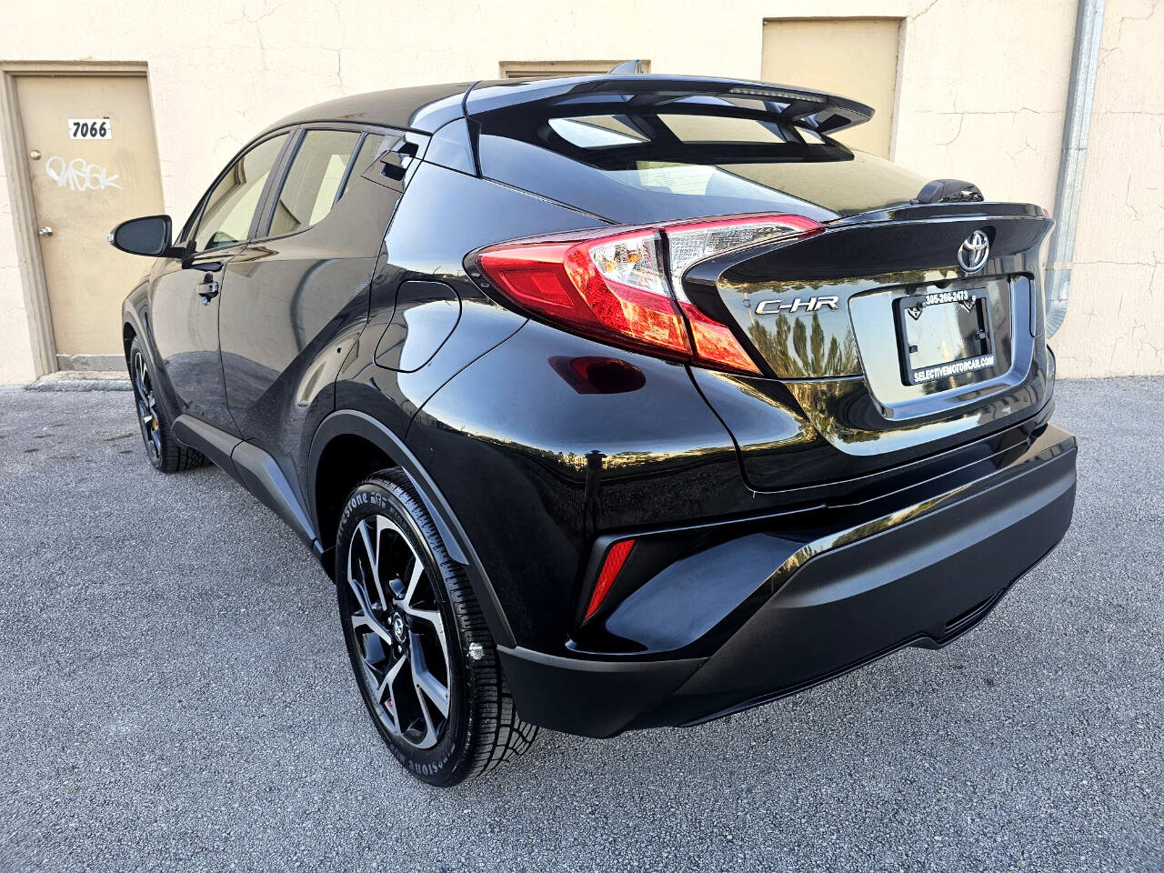 Used 2019 Toyota C-HR Limited image 10