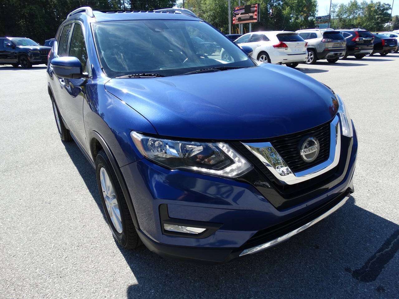 Used 2020 Nissan Rogue AWD w/ SV Moonroof Package image 4
