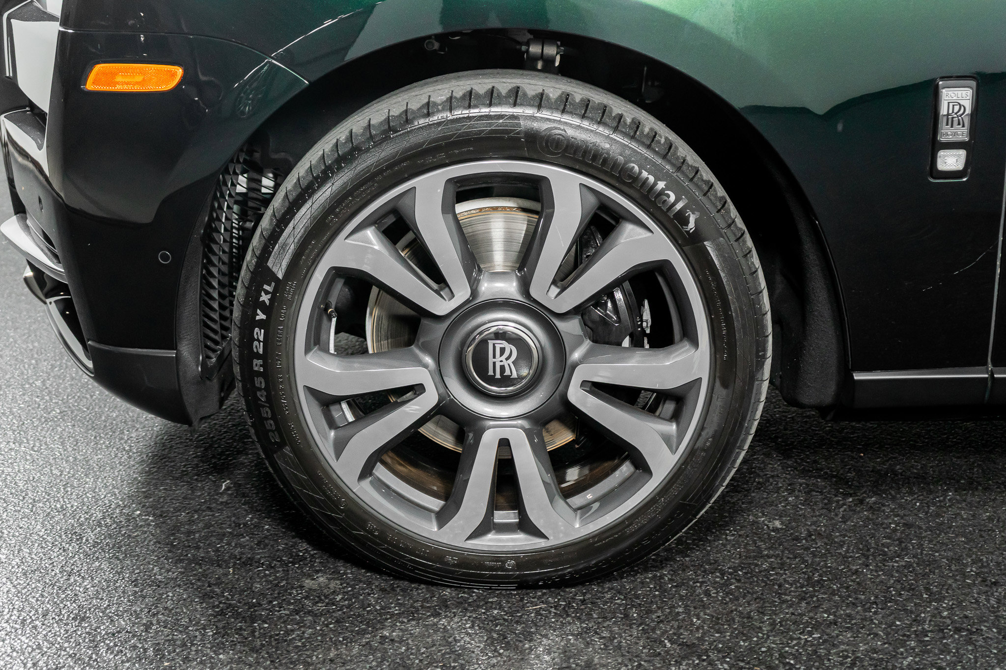 Used 2023 Rolls-Royce Cullinan w/ Cullinan Package image 12