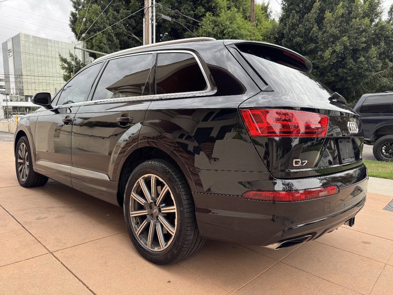 Used 2017 Audi Q7 3.0T Premium Plus AWD/4WD image 5