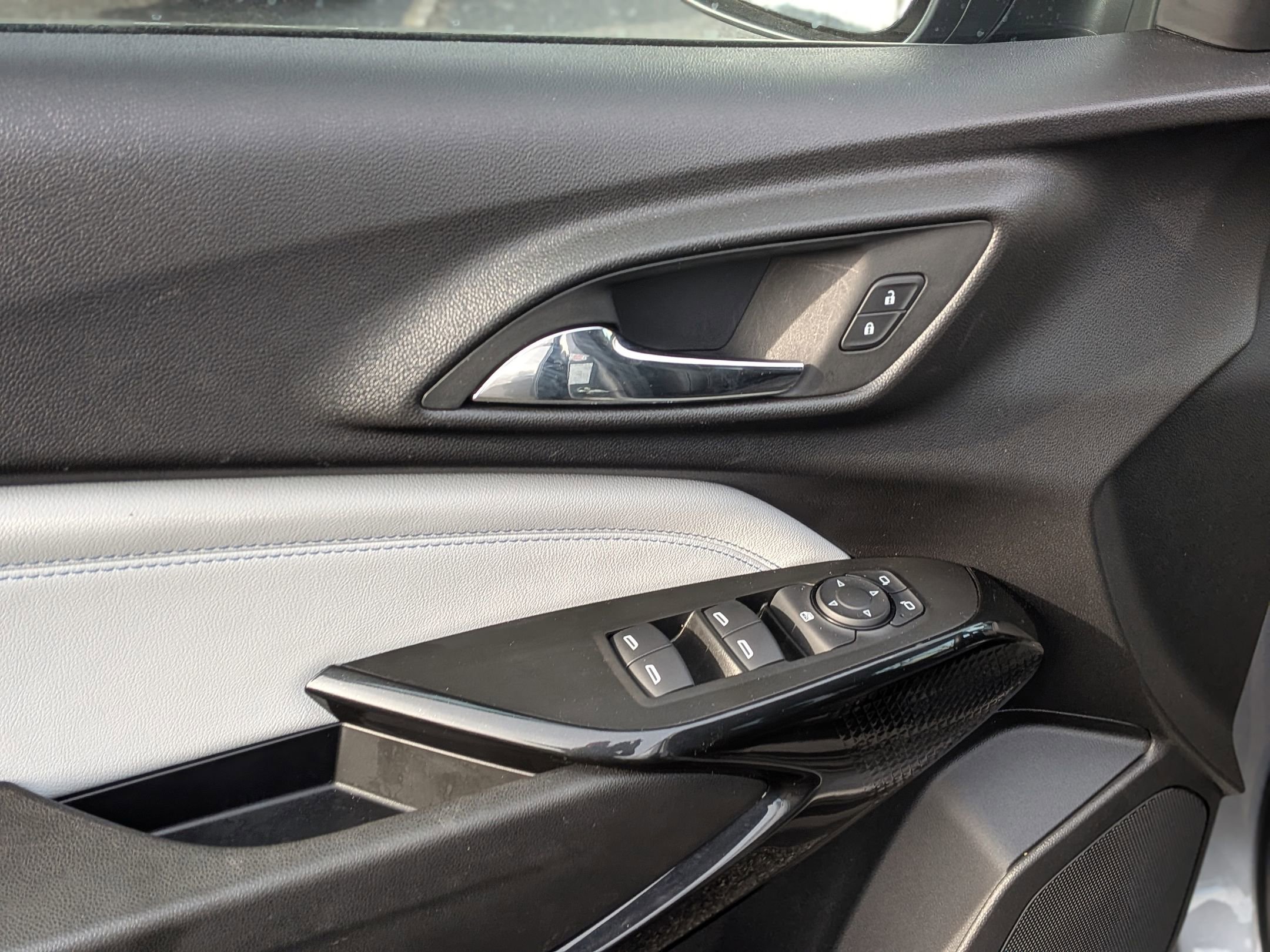 Certified 2025 Chevrolet Trax LT w/ LT Convenience Package image 15