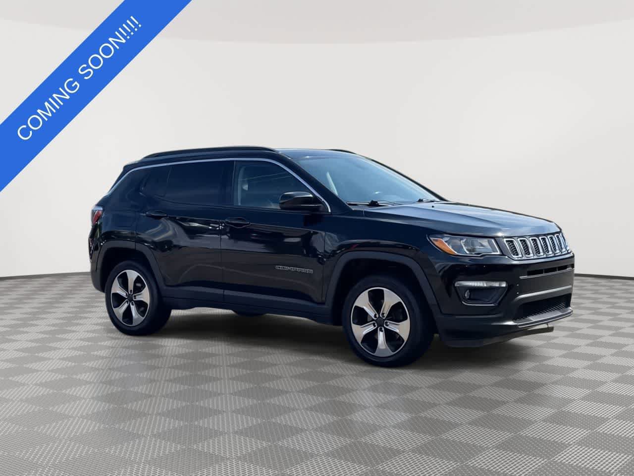 Used 2018 Jeep Compass Latitude w/ Cold Weather Group AWD/4WD image 2