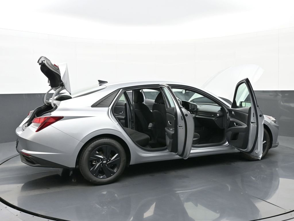 Used 2023 Hyundai Elantra SEL w/ Preferred Accessory Package FWD image 52