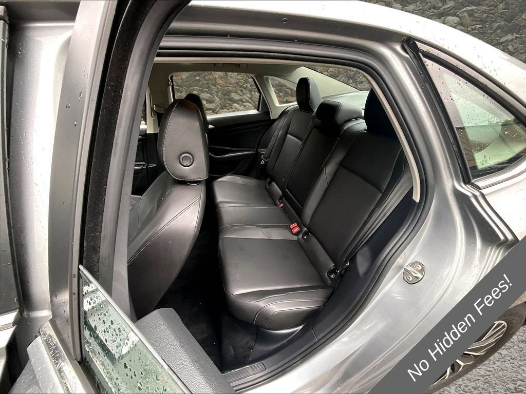 Used 2019 Volkswagen Jetta SE w/ Cold Weather Package FWD image 19