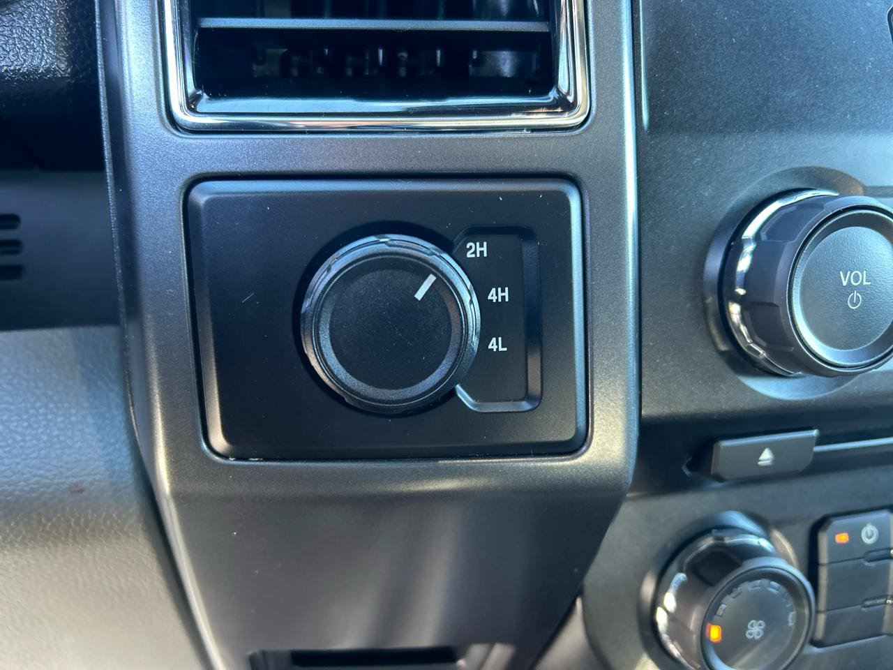 Used 2018 Ford F150 XLT AWD/4WD image 20