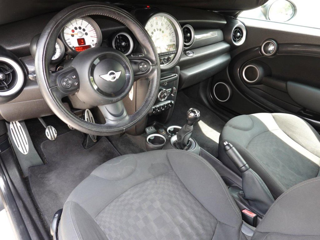 Used 2013 MINI Cooper Roadster S image 18