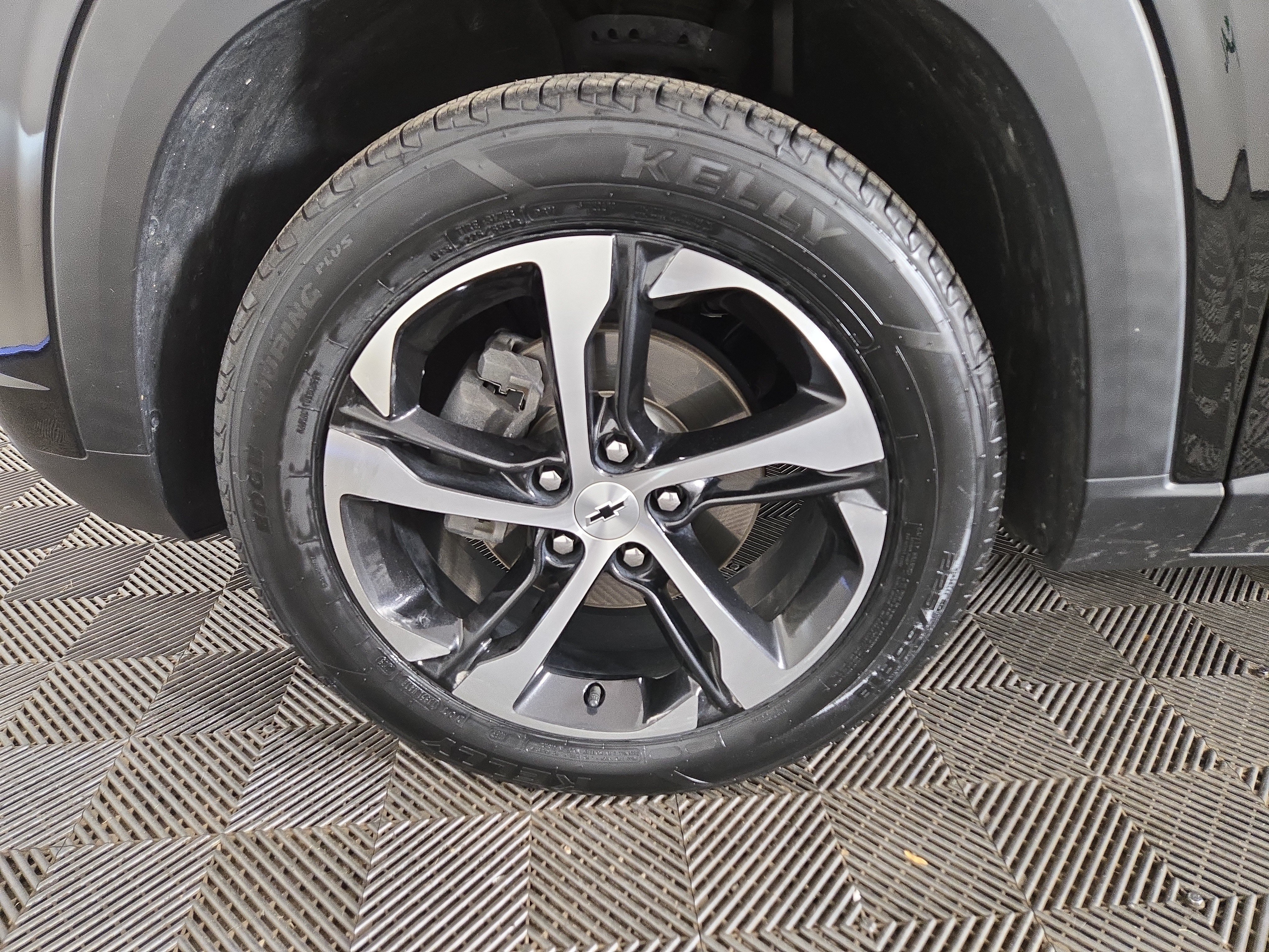 Certified 2024 Chevrolet Trax RS w/ Driver Confidence Package FWD image 32
