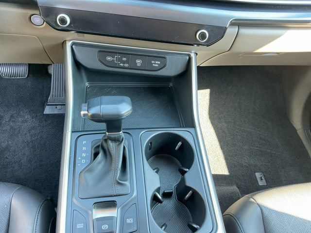 Used 2025 Kia Carnival FWD image 12