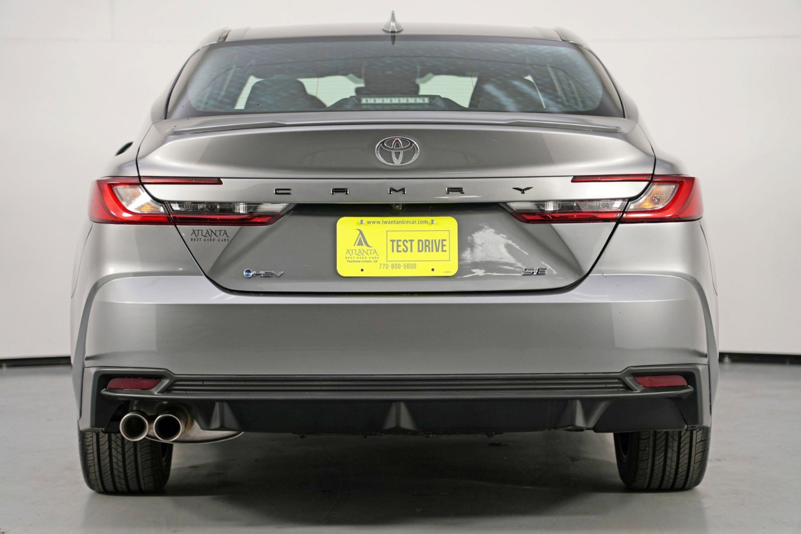 Used 2025 Toyota Camry SE w/ Convenience Package image 10