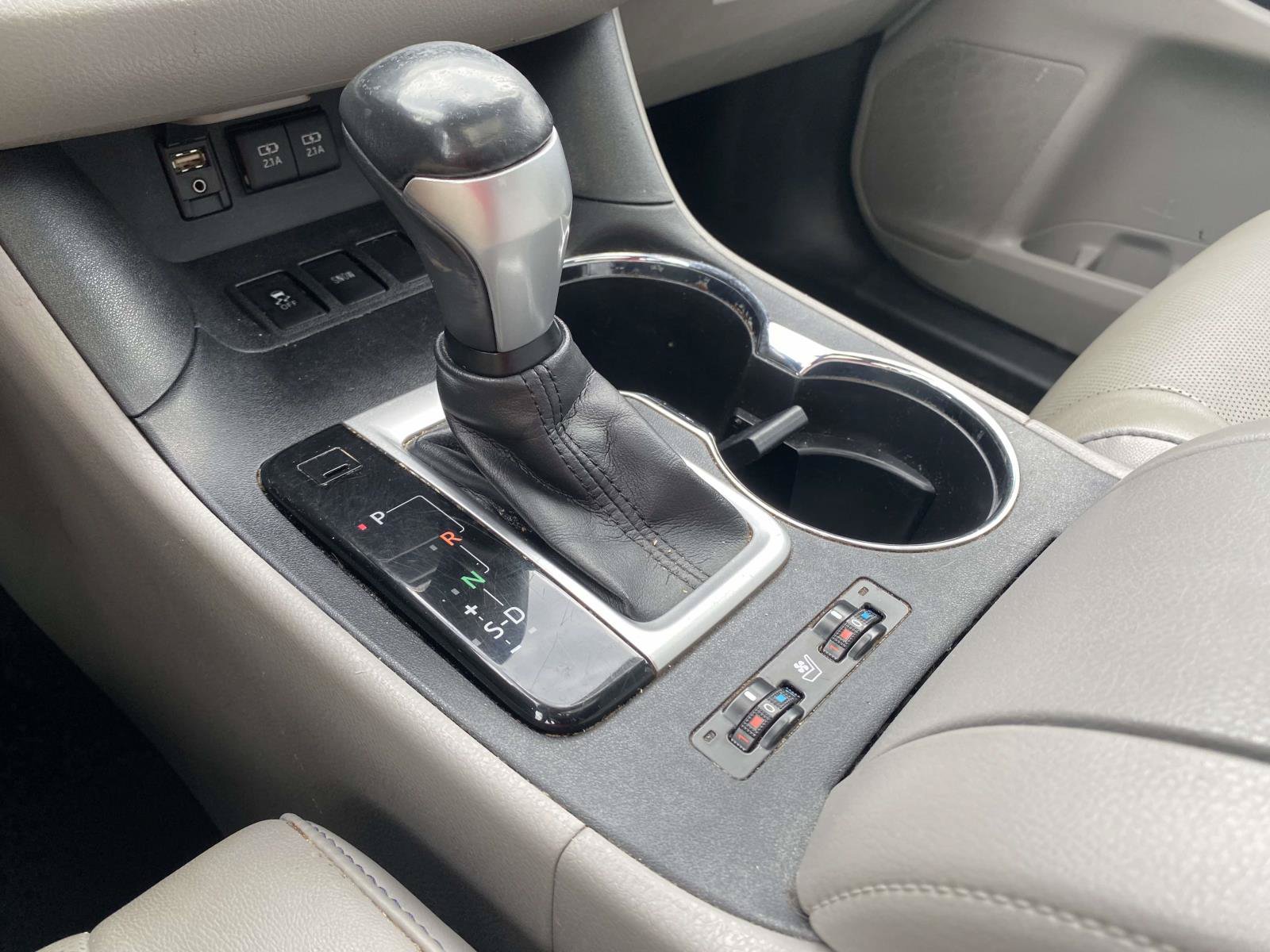 Used 2017 Toyota Highlander Limited FWD image 29