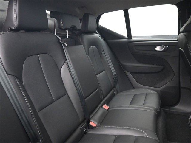 Used 2024 Volvo XC40 B5 Plus w/ Climate Package image 32