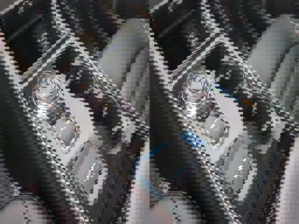 Used 2019 Ford Edge SEL w/ Equipment Group 201A image 25