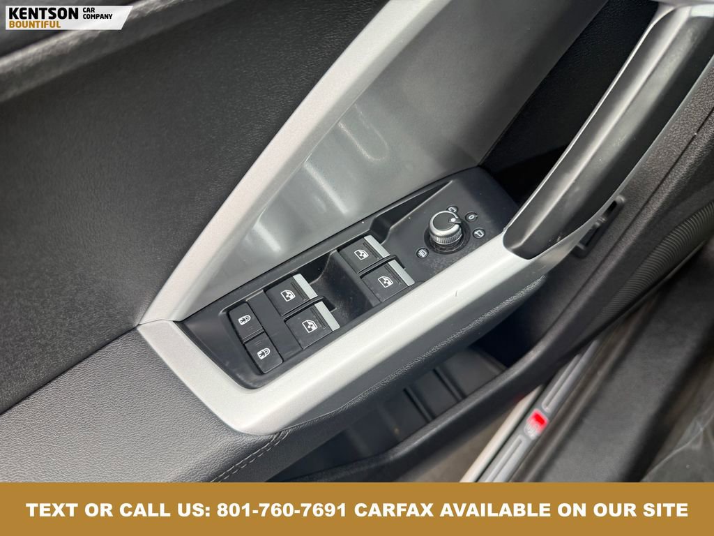 Used 2025 Audi Q3 2.0T Premium image 23