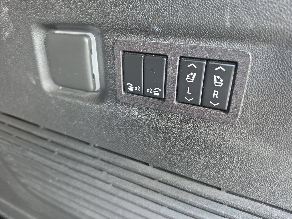 Certified 2023 GMC Yukon XL Denali AWD/4WD image 16