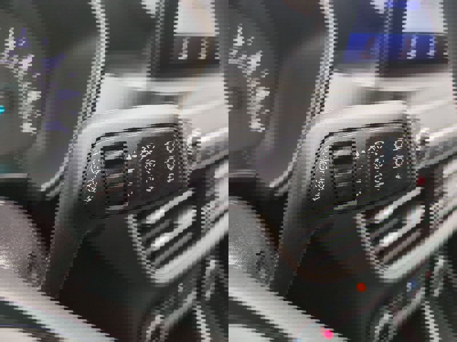 Used 2022 Ford Escape SEL w/ SEL Stealth AWD Package image 27