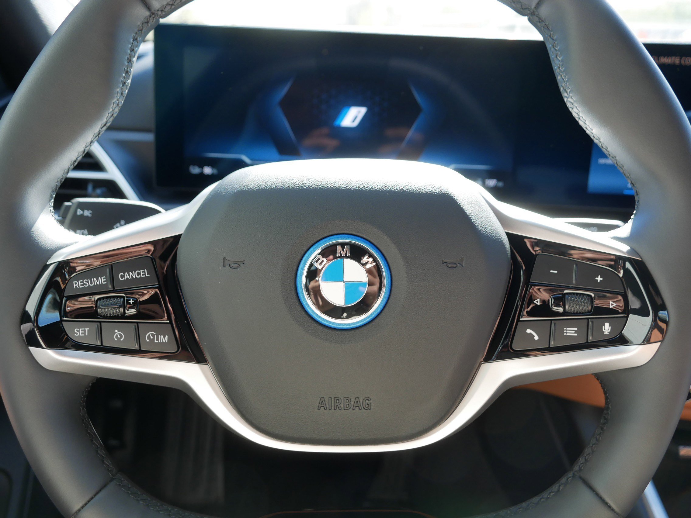 Used 2025 BMW i4 xDrive40i w/ Premium Package AWD/4WD image 25