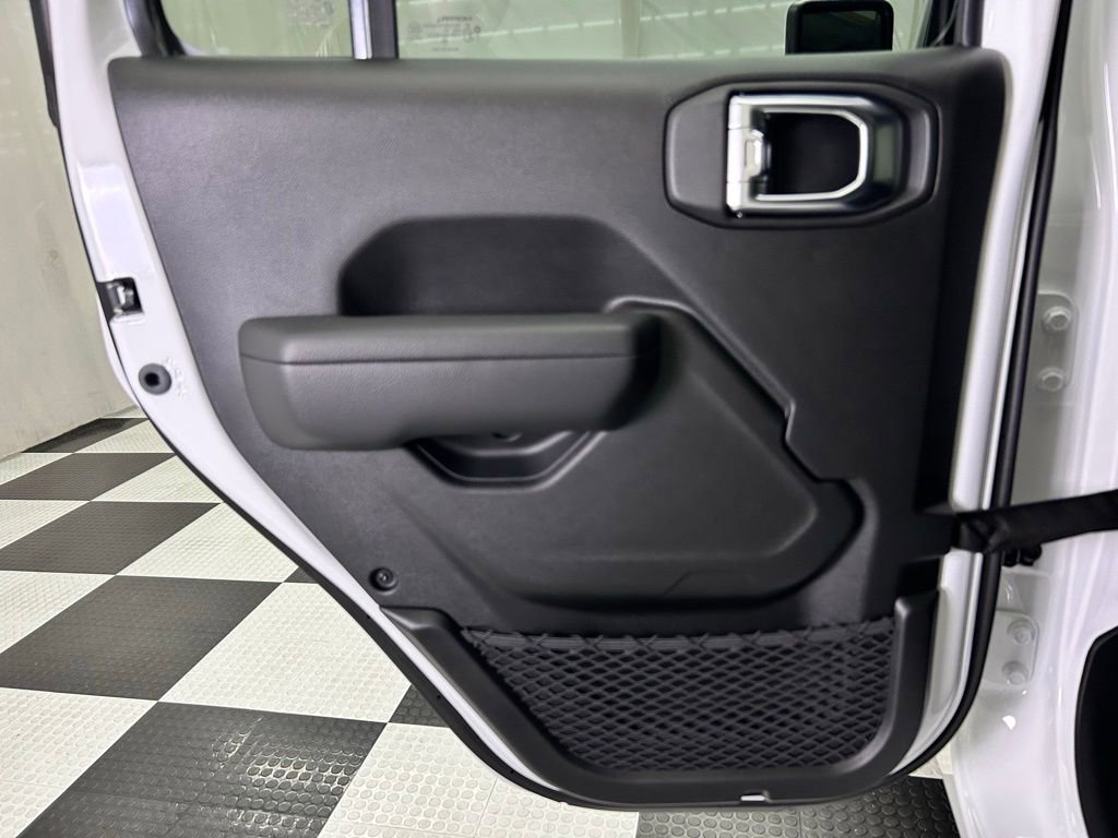 New 2025 Jeep Gladiator Sport image 16